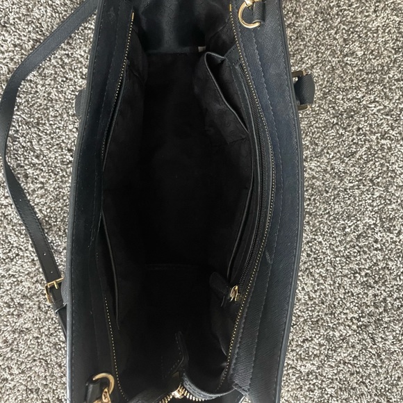 Michael Kors Purse/Tote with crossbody strap - Picture 3 of 3